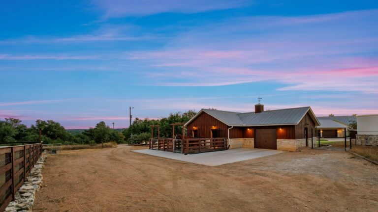 1043 Twin River Barn 768x432