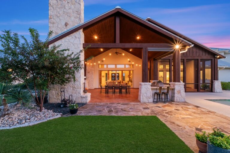 1043 Twin River Outdoor Kitchen 768x512