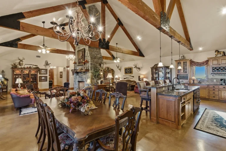 Tara Stark 135 Serrano Living Area.jpeg 768x513