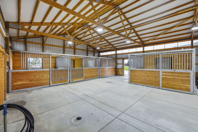 1385 S Ash Ave Horse Stable 1 768x512