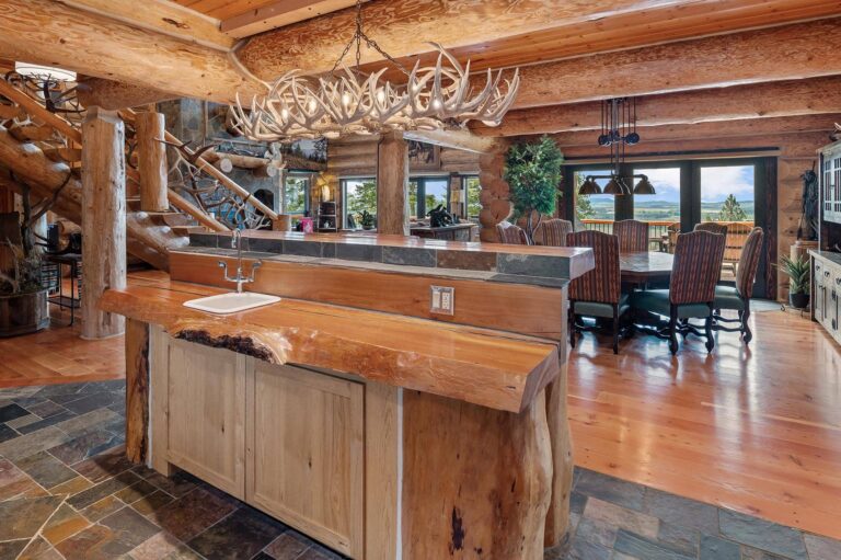 Painted Rose Ranch Antler Chandelier 768x511