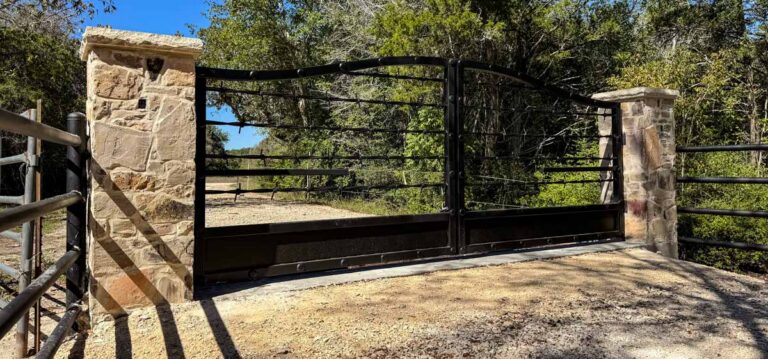 western style gate entrance near La Grange TX 768x359